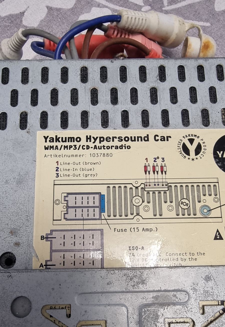 CD за кола Yakumo