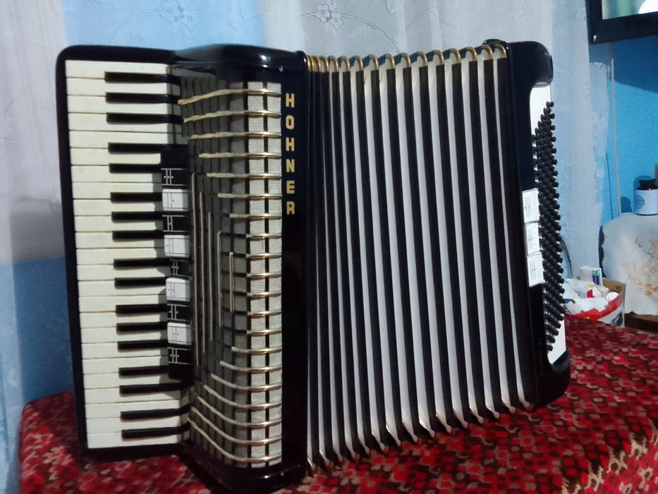 Vând Acordeon Hohner Atlantic III P