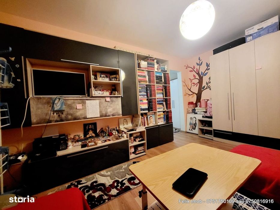 Apartament cu doua camere la parter inalt, bucatarie mare - Republicii