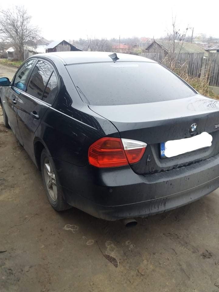 Vând BMW i318 și gaz