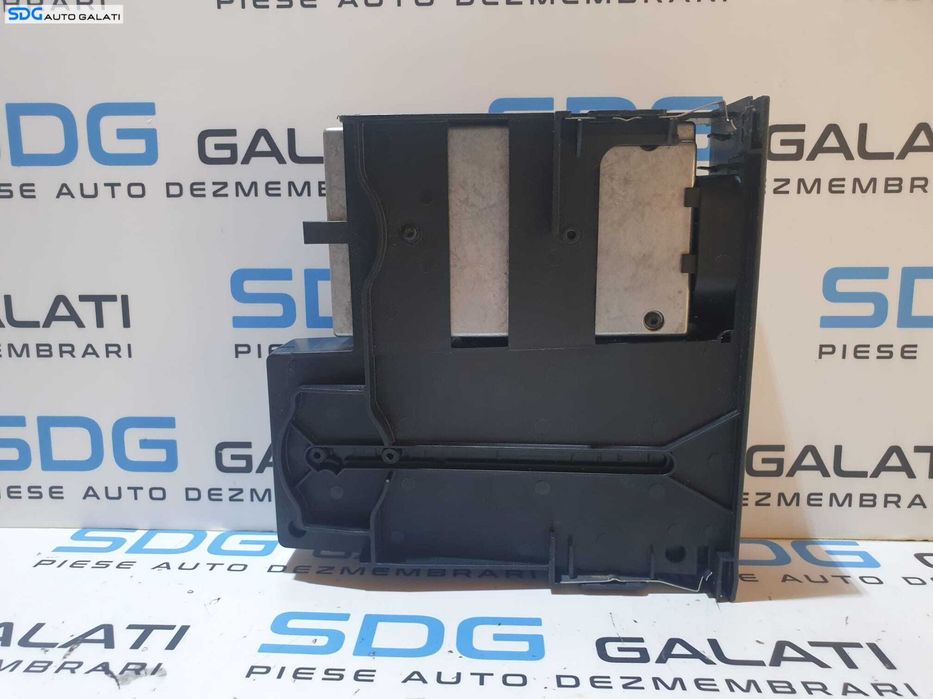 Interfata Media Modul Audio AMI Audi A4 B8 2008 - 2015 Cod 8T0035785A