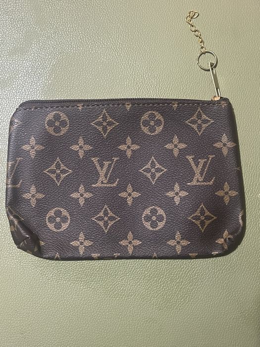 Louis Vuiton(LV) clutch bag