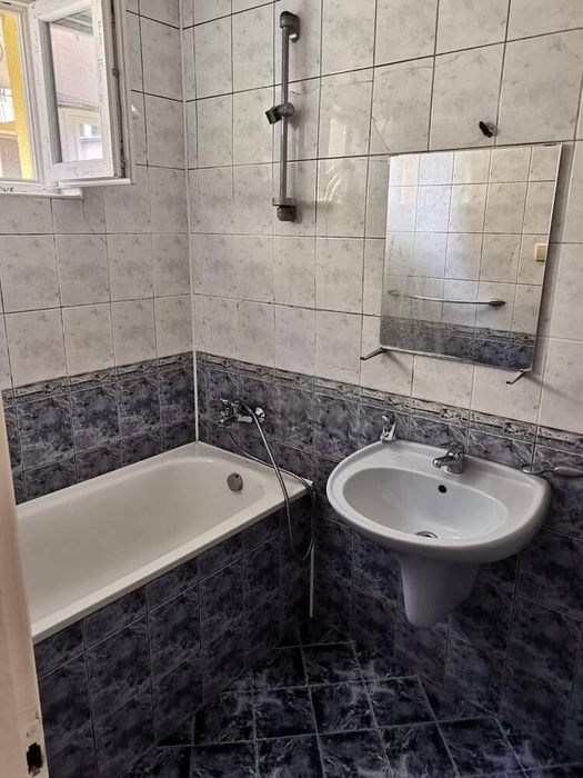 Дава се под наем Двустаен апартамент в Бургас, Лазур - 100 кв.м за 255 € - Снимка #6