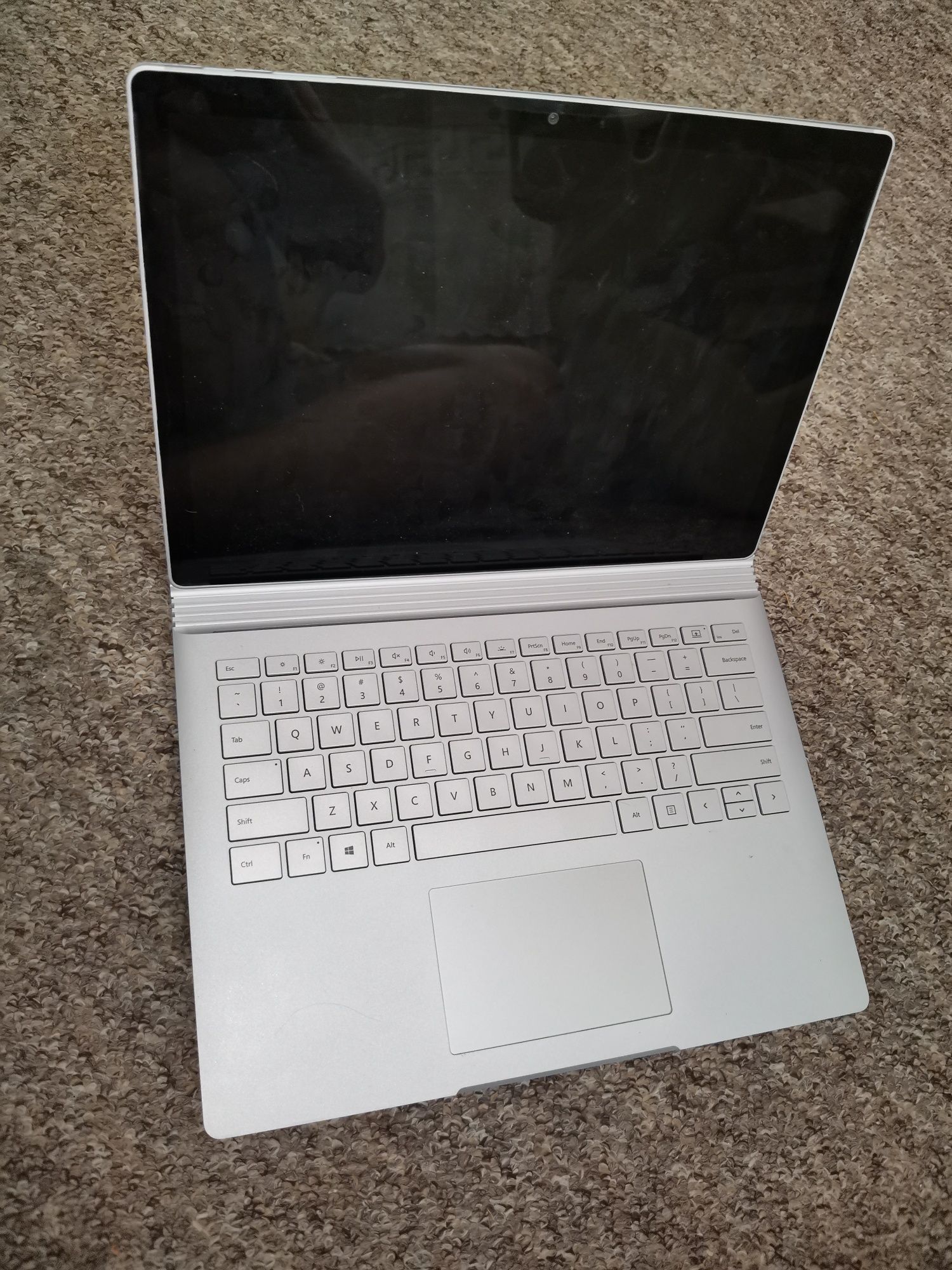 Microsoft Surface Book 2 13.5 i7-8650U 1.9GHz 8GB 256GB NVMe GTX 1050