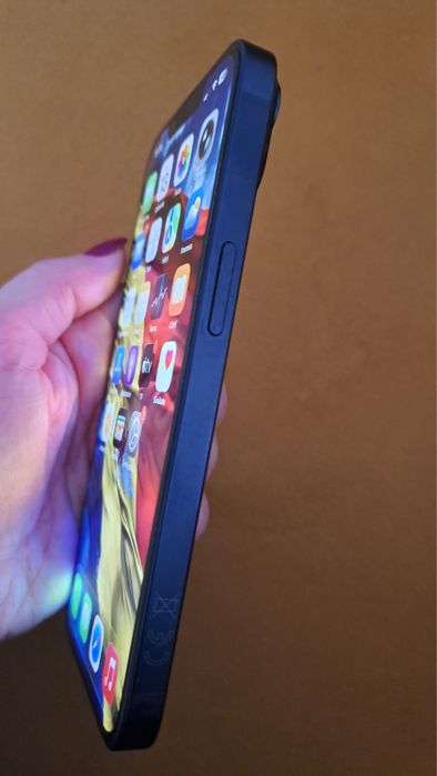 Vând iphone 14 ca nou cu garanție