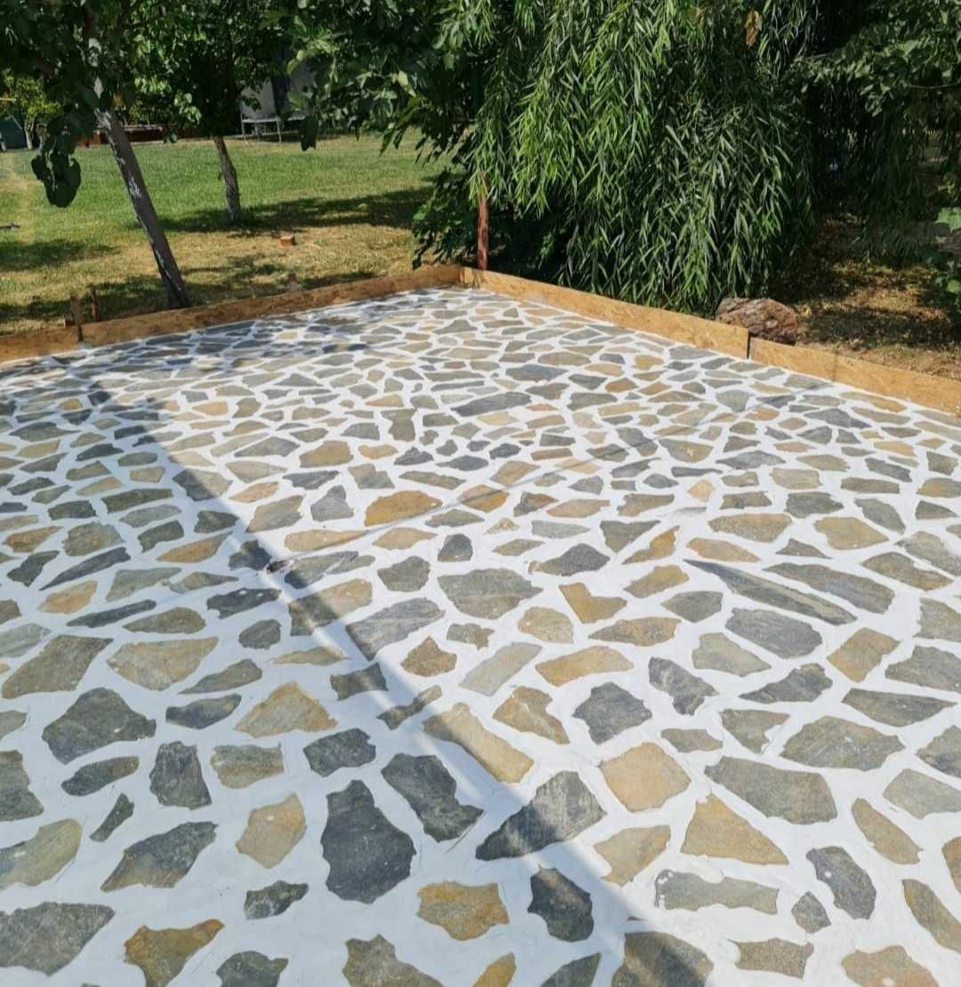 Transformă-ți Spațiul cu Piatra Naturală de Calitate