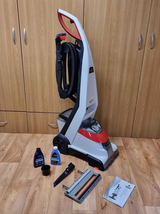 Aspirator profesional cu spalare Bissell power wash delux