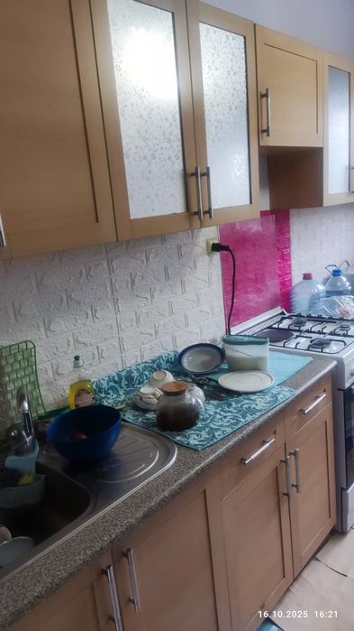 Кухонный гарнитур срочно продам