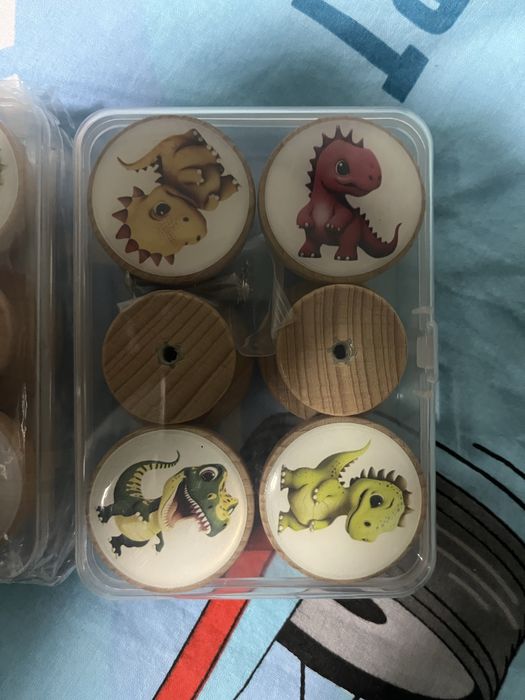 Дървени дръжки за мебели с динозаври