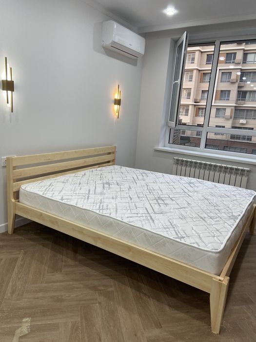 Кровать из массива дерева!