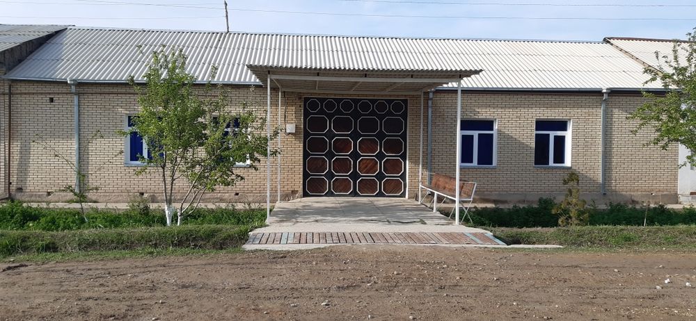 Дарвоза Сотилади б/у Холати Янгидай 4 миллион Яна келишамиз