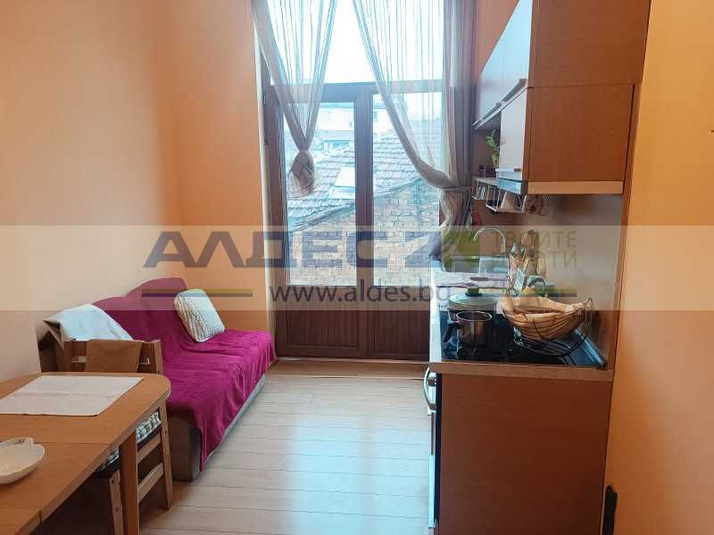 Дава се под наем Тристаен апартамент в София, Център - 120 кв.м за 650 € - Снимка #13