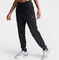 Дамско долнище Nike Tech Fleece Black - размер XS