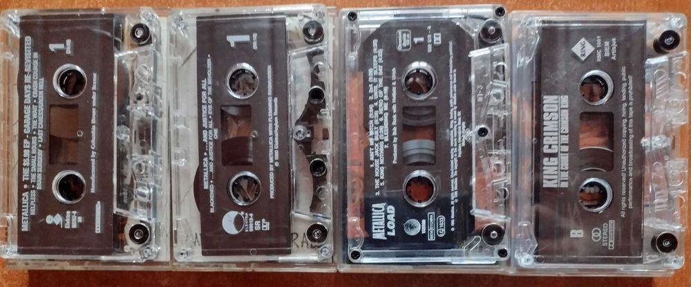 Lot de 4 casete audio originale Iron Maiden si Metallica ,King Crimson