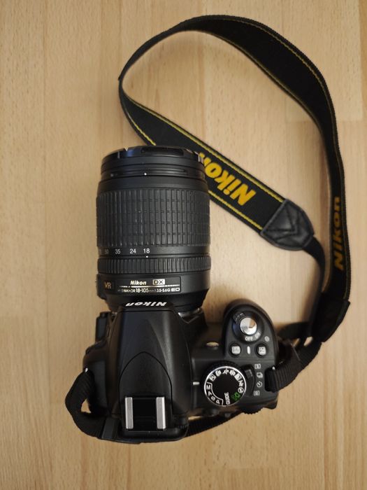 Nikon D3100 + обектив Nikkor 18-105