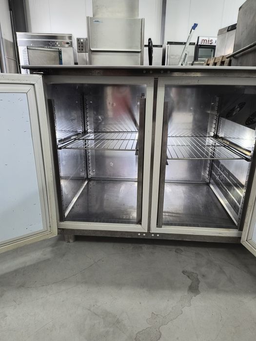 -- 16 -- 20 - Хладилна маса.