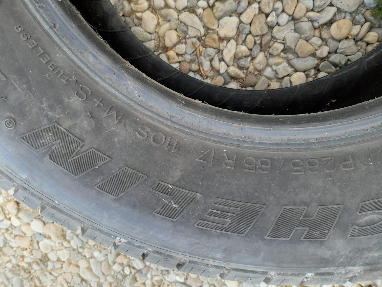 Vând cauciucuri Michelin Cross Terrain P265/65 R 17  110S  M+S