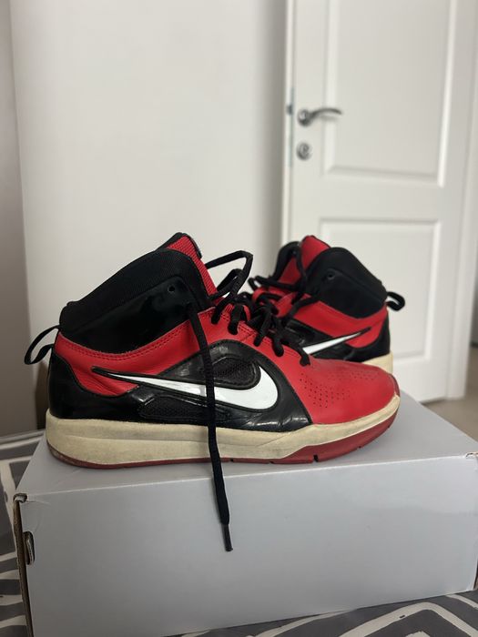 Nike adidasi sport baschet