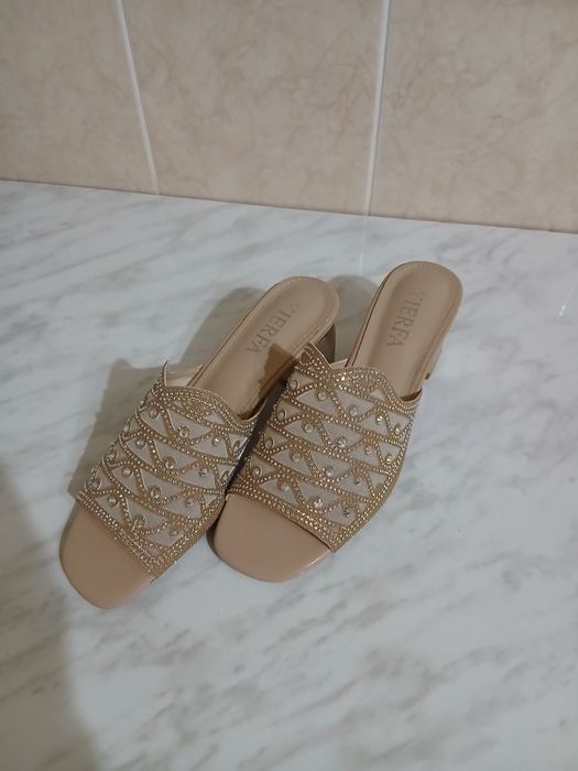 Обувь женская туфли сапожки