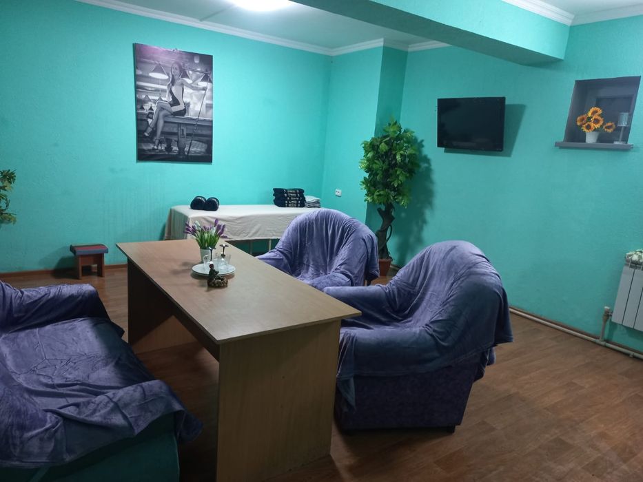 Баня с бассейном 3 тыс час.