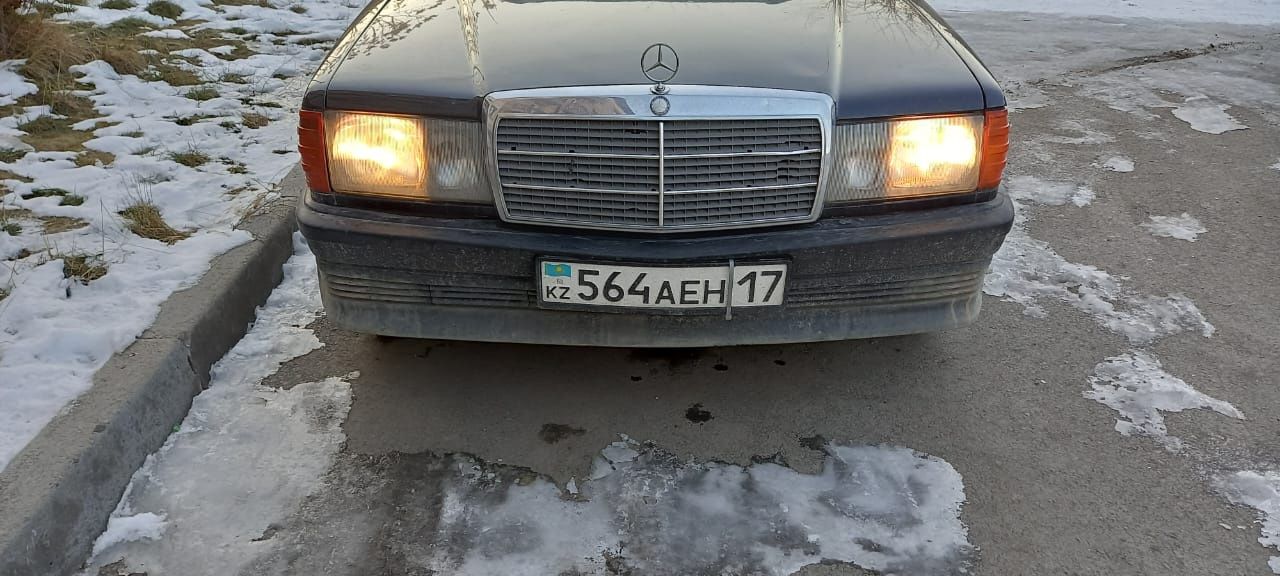 Бампер мерс w 124w190w140w210 БМВ е34 е36 е38 Е39 задний бампер пере