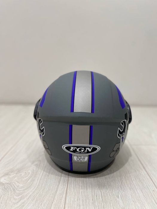 Каска. Мото шлем.