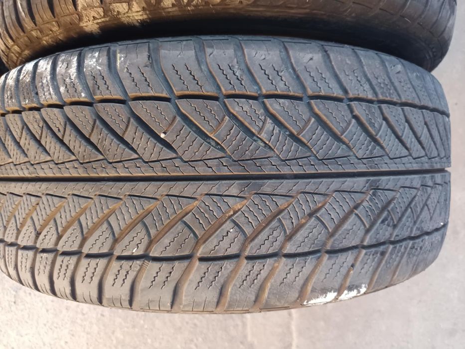 245/45/19 4ри броя GoogYear Ultragrip 8.Гумите са в много добро състоя