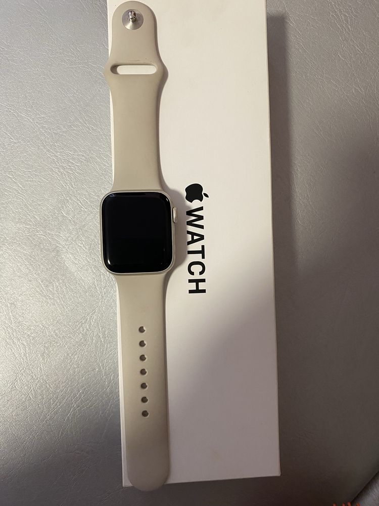 Apple Watch SE 2 (40mm, GPS)