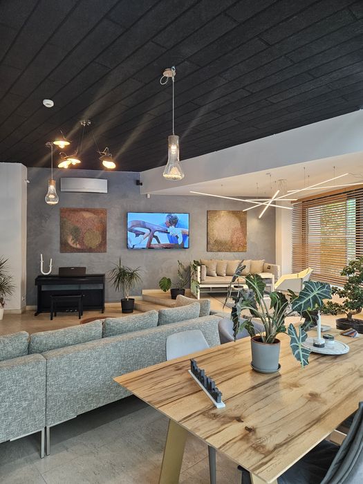 Spațiul deosebit, parter, în clădire de birouri Unirii Coposu