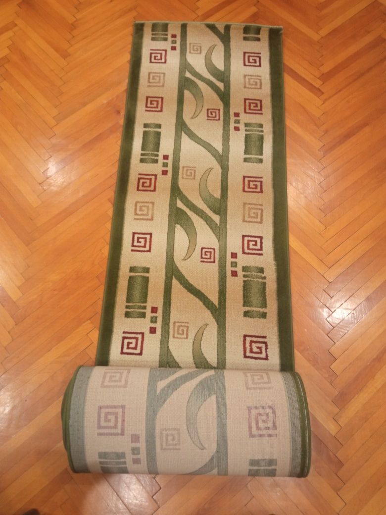Высокого качества плотная ковровая дорожка 70 см x 5,4 м.(см описание)