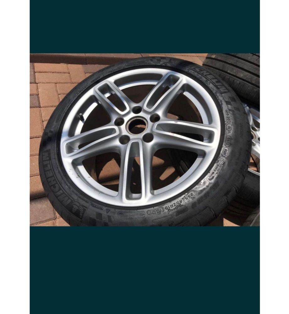 Jante porsche pe 19 ca noi. Prindere 5x130, merg si pe touareg.