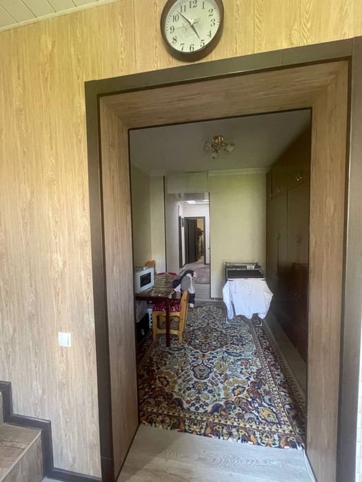 Shayxontohur tumani Qoratosh mahallada 4 xonali kvartira sotiladi