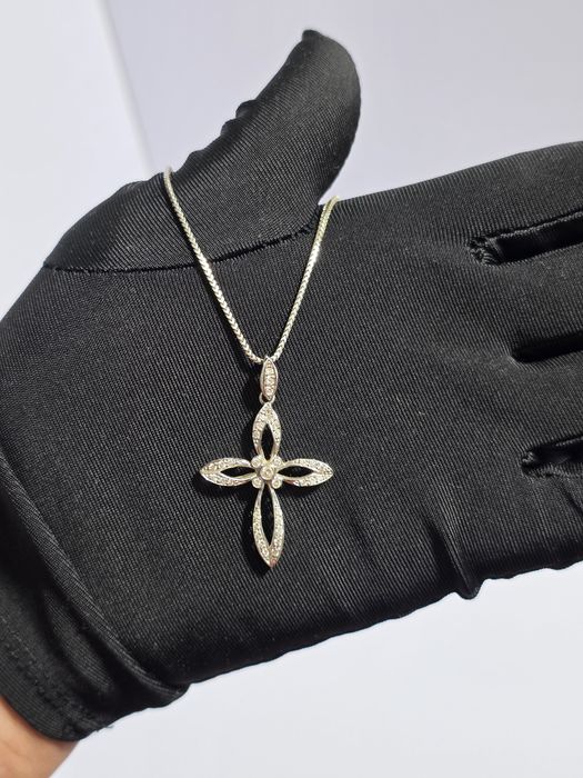 Подвеска с бриллиантами