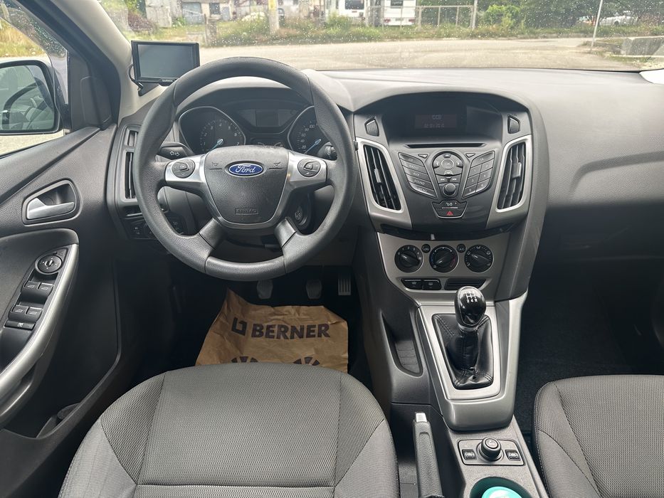 Ford Focus mk3 2011 1.6i  Euro5 consum5%