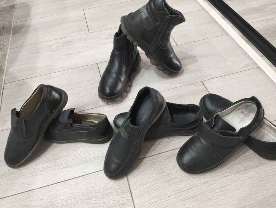 Отдам даром детскую обувь