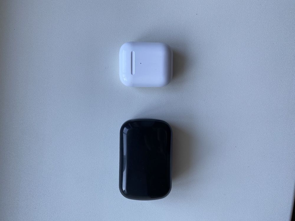 Продам сразу две пары наушников,AirPods1,tws v 5.1