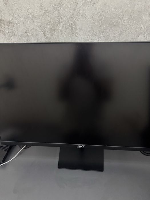 Продается игровой монитор AVTECH 27 165hz в хорошем состоянии !!