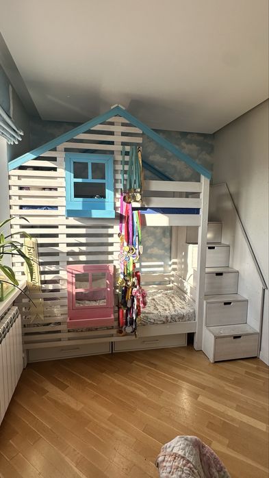 Детская кровать двухярусная