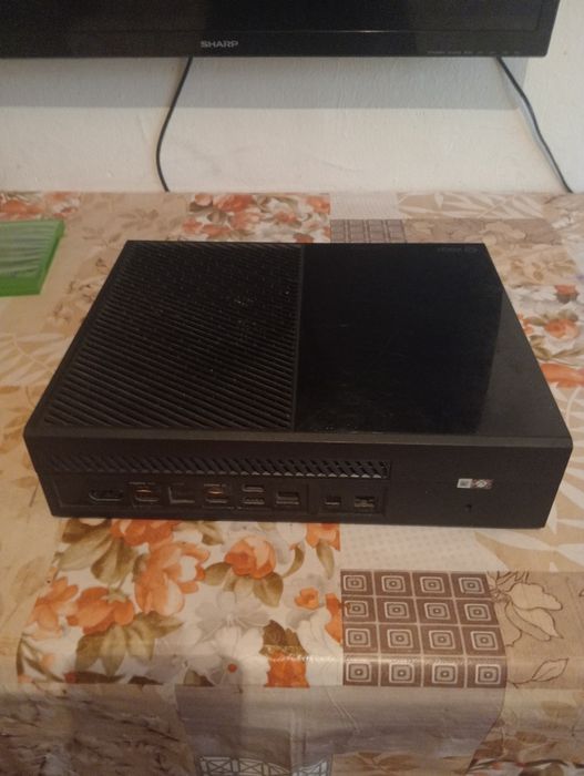 Vând Xbox One in stare perfecta.