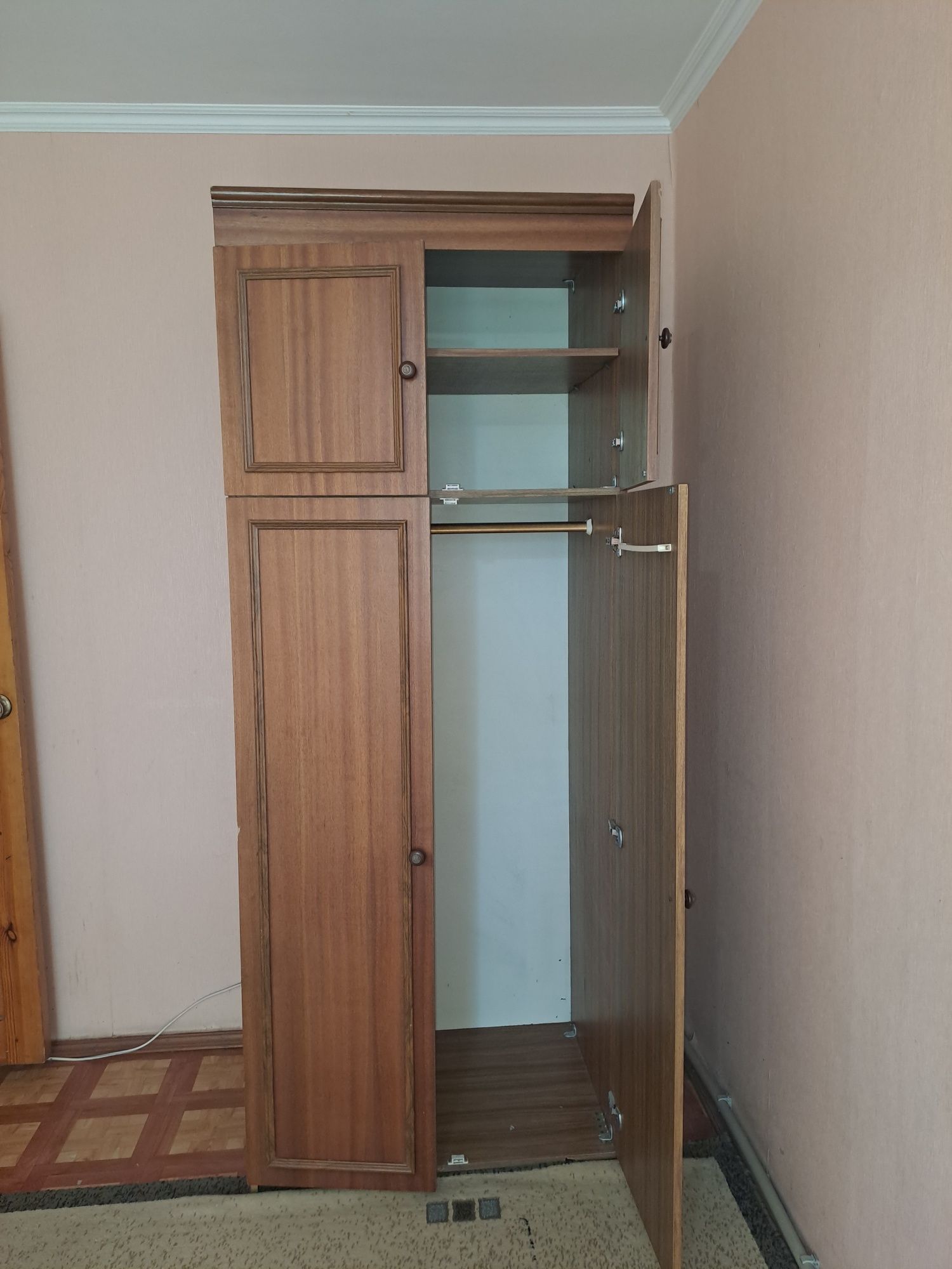 Продам шкафы разного размера 4 штука