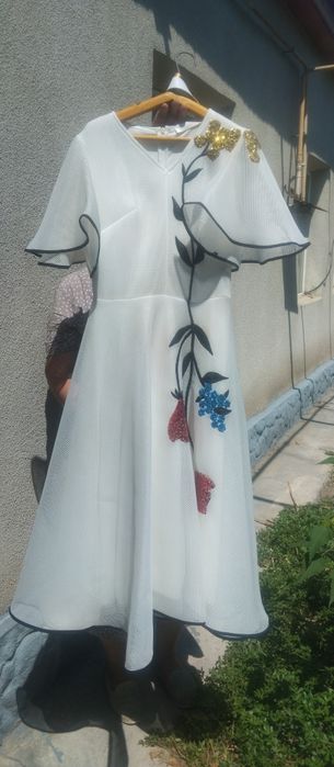 Платье для девушки и женщины