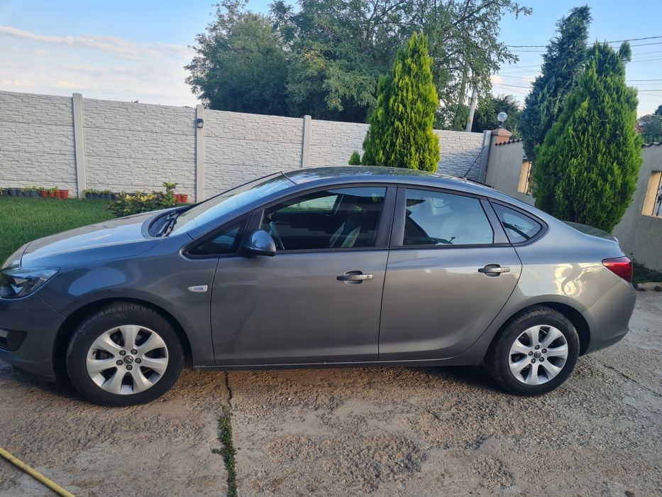 Opel Astra sedan  j 2019.
