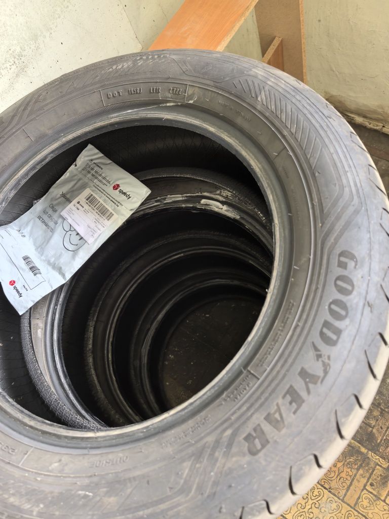 Goodyear EfficientGrip SUV 235/60/17 в гаранция