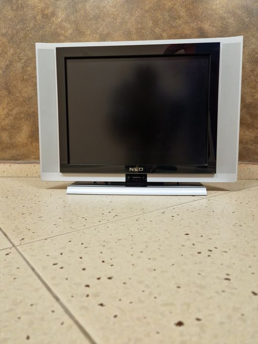 Телевизор NEO TF-2008 LCD 20