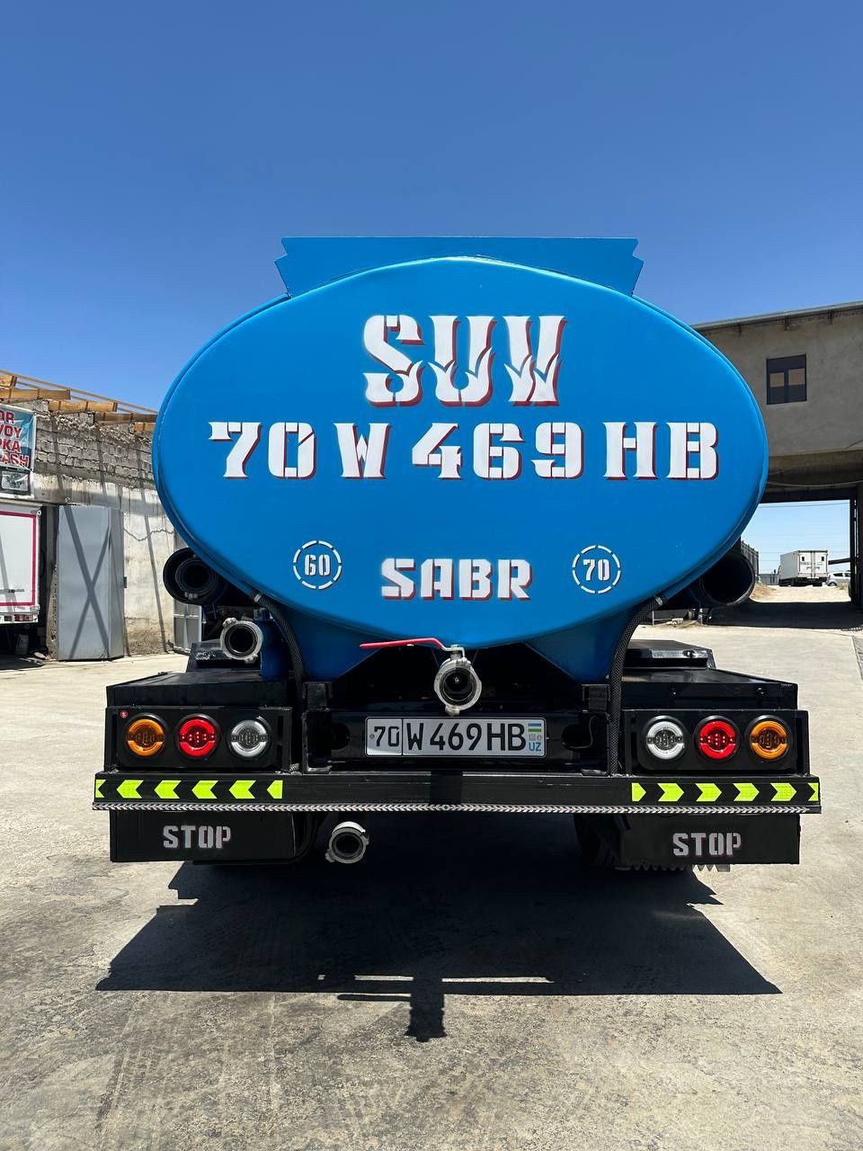 Isuzu vadavoz avtobusdan taxlangan