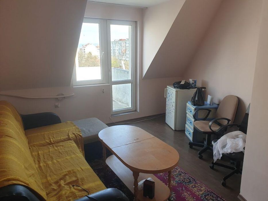 Дава се под наем Двустаен апартамент в София, Надежда 3 - 40 кв.м за 300 € - Снимка #1