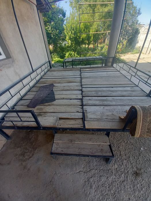 Продам хороший ,железный тапчан.
