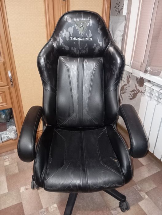 Игровое кресло хорошем состоянии