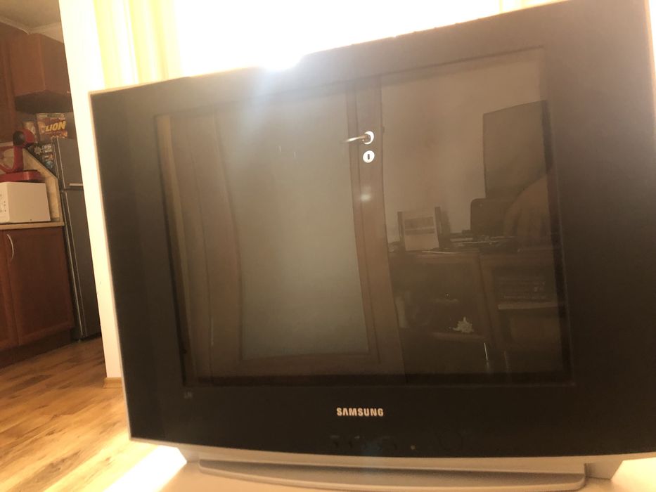 Телевизор Samsung 21 инча
