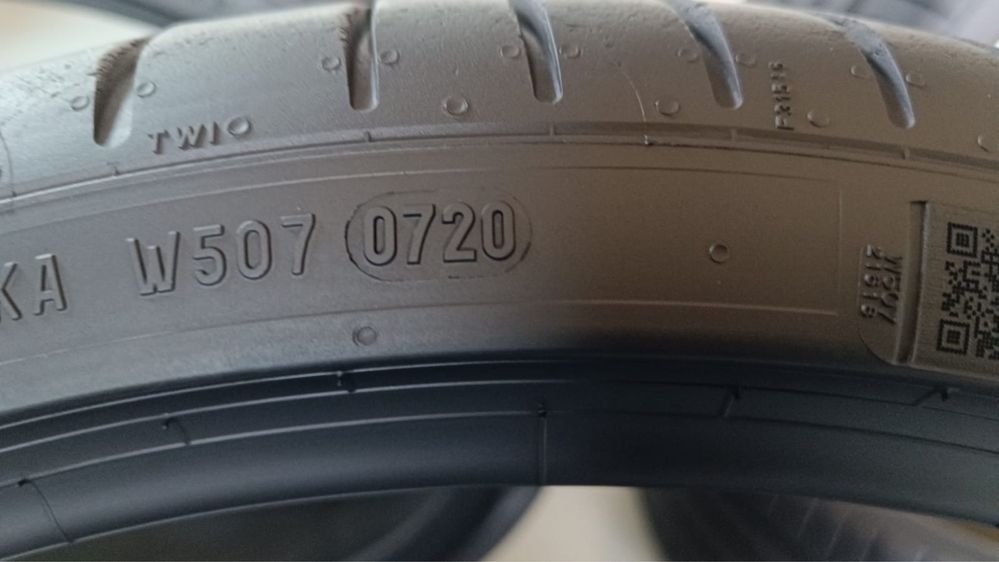 4бр летни гуми спорт пакет 225/35/20/255/30/20/Pirelli p zero/RSC/runt